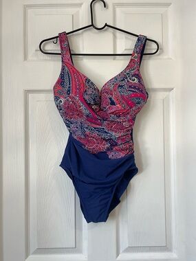 Miraclesuit One Piece Swimsuit Navy Pink Paisley Size 12